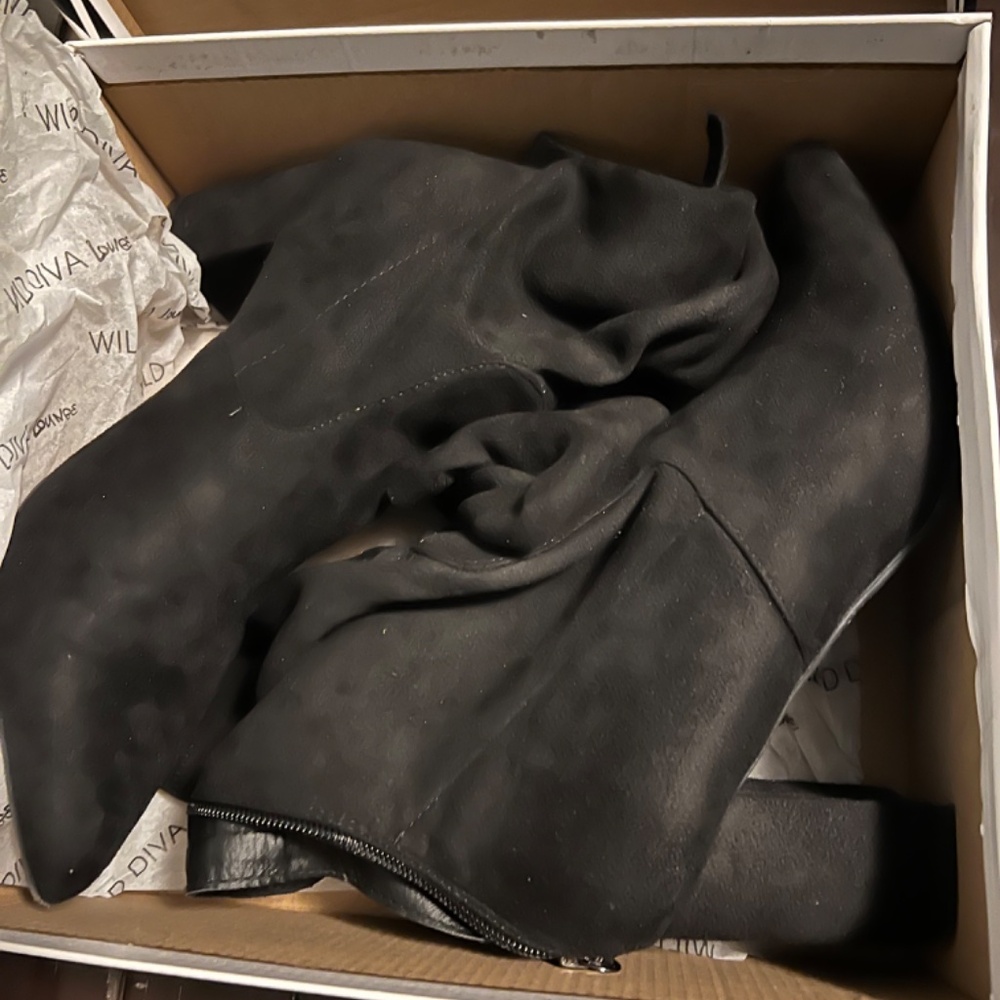 Over the knee high boots - Picture 4 of 4